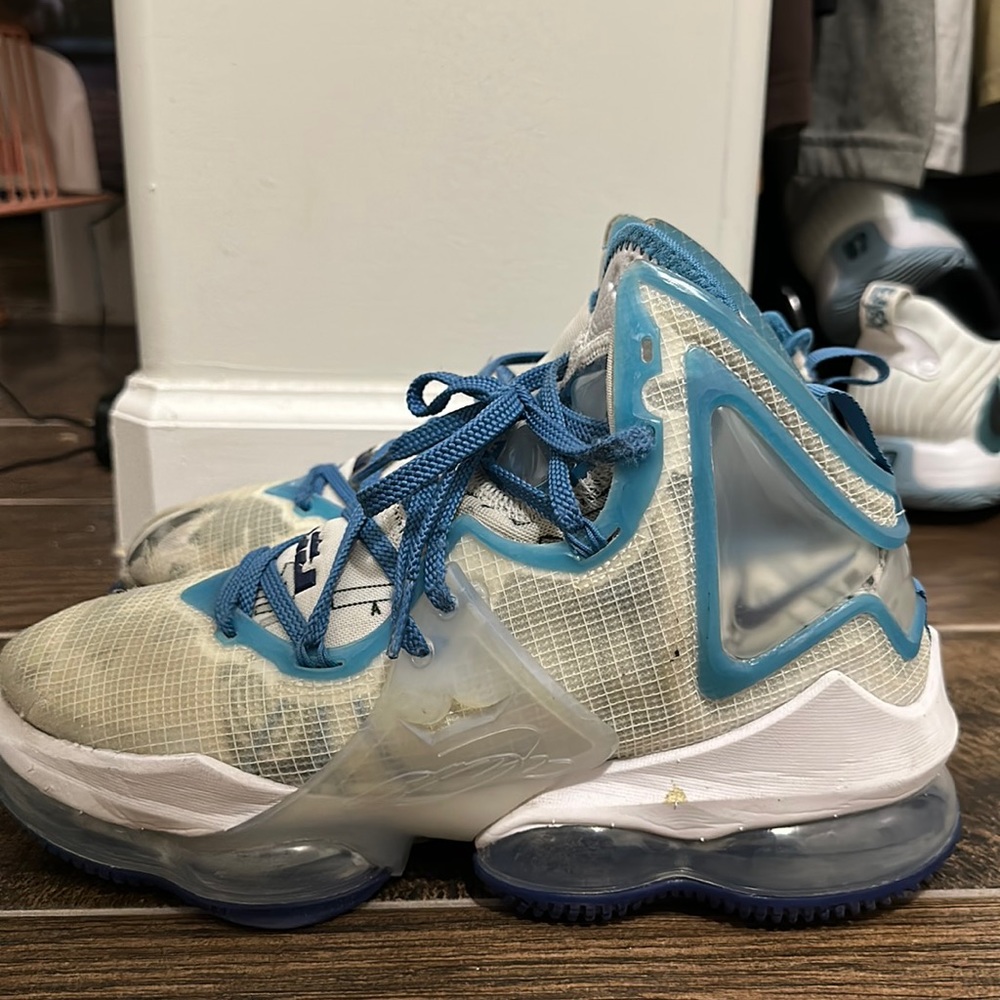 Space Jam x LeBron 19 ‘Sweatsuit’